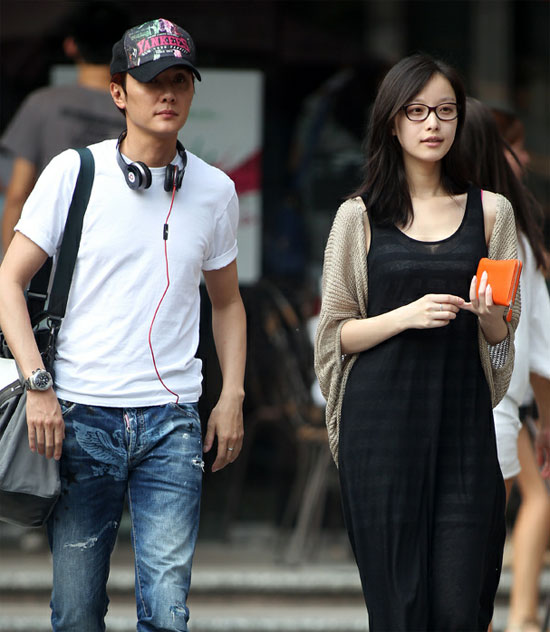 倪妮馮紹峰海量親密照 網友：貌合神離