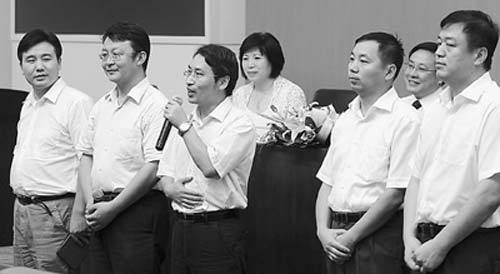 8月13日，北京市委組織部召開北京市2010年公開選拔領導干部工作新聞發布會，5名局級新任職人員亮相。　王鈺誼攝 