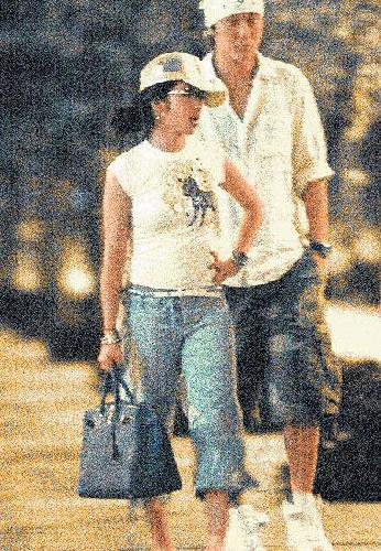 明星當場被&apos;捉奸&apos;丑聞盤點：蕭亞軒遭男友驅趕圖