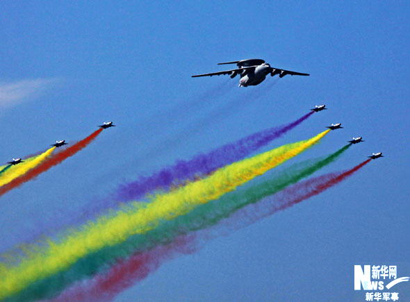 空警-2000預(yù)警機(jī)編隊(duì)正在訓(xùn)練