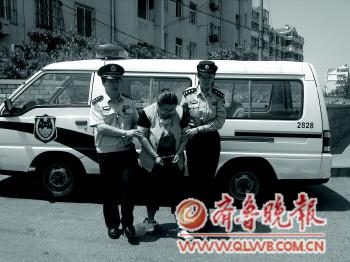 安某被警方抓獲歸案。劉騰騰攝 安某被警方抓獲歸案。劉騰騰攝