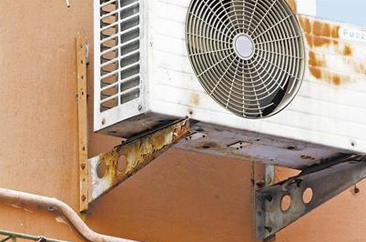 空調室外機成定時炸彈 壽命10年機架僅用5年