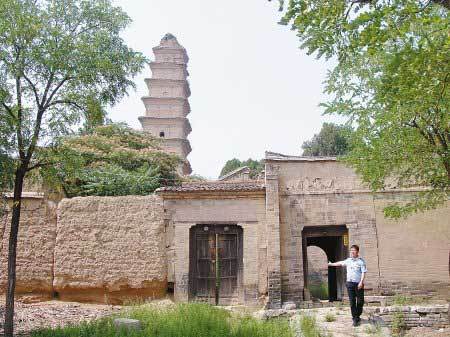 盜墓團(tuán)伙5晝夜挖洞18米 差5米打通千年地宮 盜墓團(tuán)伙5晝夜挖洞18米 差5米打通千年地宮