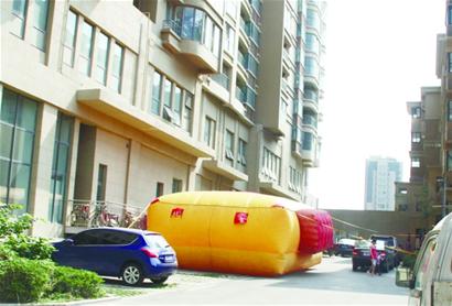 男子辛苦撫養孩子伺候重病母親 自己染病欲跳樓