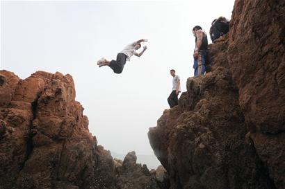 跑酷高手飛檐走壁如插羽翼 白天激情領袖入夜變廚師 跑酷高手飛檐走壁如插羽翼 白天激情領袖入夜變廚師