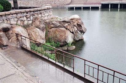 14歲少年神秘吃人湖溺亡 連發多起慘劇 14歲少年神秘吃人湖溺亡 連發多起慘劇