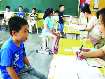 小學生童年很忙 會唱鳳凰傳奇不會兒歌玩魔獸忙考級