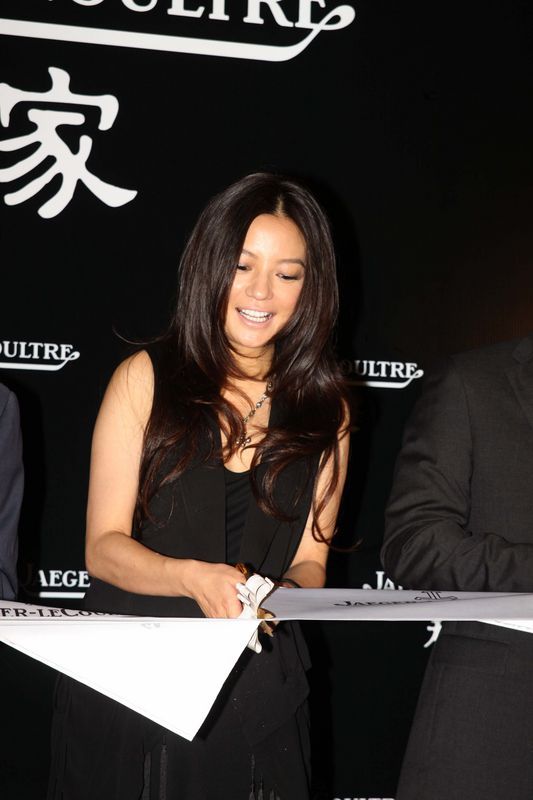 趙薇大餅臉撈金皮膚黝黑松馳 身材渾圓發福變大媽