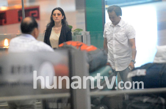 劉亦菲拍片排場大 身價數十億干爹全程相隨