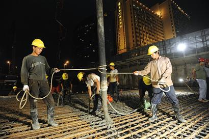 地鐵五四廣場站開搭頂棚 將進行二期三期調流