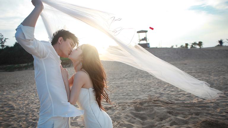 李小璐高清懷孕照 被賈乃亮吻腳 網(wǎng)友贊五官無死角