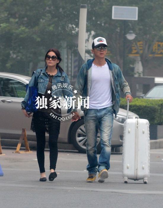 張馨予被曝曾離異 攜李晨高調牽手回家