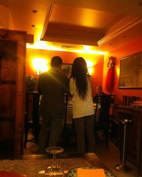 趙薇法國被授魯拉德騎士團封號 身披紅袍場面震撼