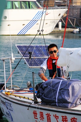 青島獨臂哥揚帆環(huán)游中國海