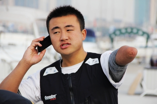 青島獨(dú)臂哥揚(yáng)帆環(huán)游中國海