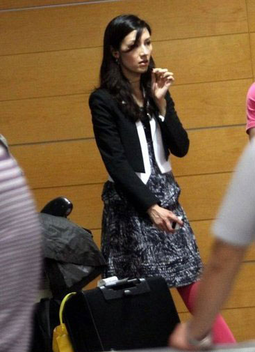 李嘉欣素顏現身依舊美艷