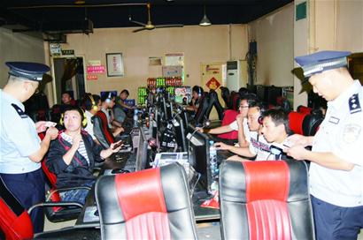 風雷二號40人落網 逃犯見警察壓帽檐被捉 風雷二號40人落網 逃犯見警察壓帽檐被捉