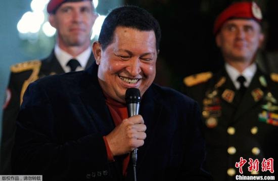 圖為10月6日，查韋斯對媒體發表演說。