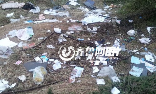 山東青銀高速特大車禍 57歲村民徒手救7人(圖) 山東青銀高速特大車禍 57歲村民徒手救7人(圖)