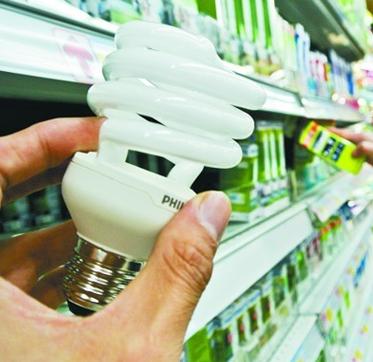 節能燈含毒驚人 破碎瞬間能令空氣鉛汞超標 節能燈含毒驚人 破碎瞬間能令空氣鉛汞超標