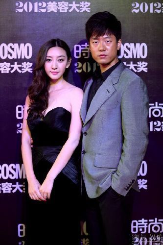 凌瀟肅唐一菲公開(kāi)亮相。