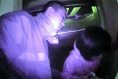 12歲女孩被卡半空命懸一線 12歲女孩被卡半空命懸一線