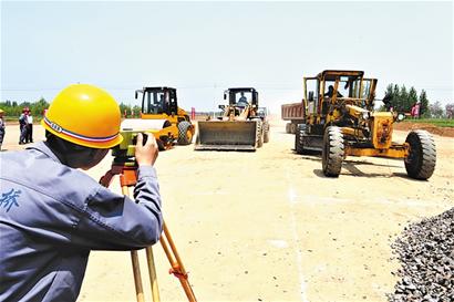 青龍高速青島段加快推進 寒風凜冽中施工 青龍高速青島段加快推進 寒風凜冽中施工