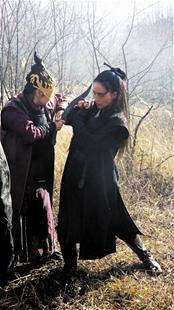 舒淇俠女扮相英姿颯爽被替身演員砍傷手落淚(圖)