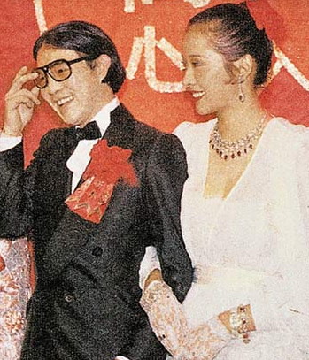 郭晶晶霍啟剛婚禮堪比公婆當年 婆婆朱玲玲年輕私密照曝光