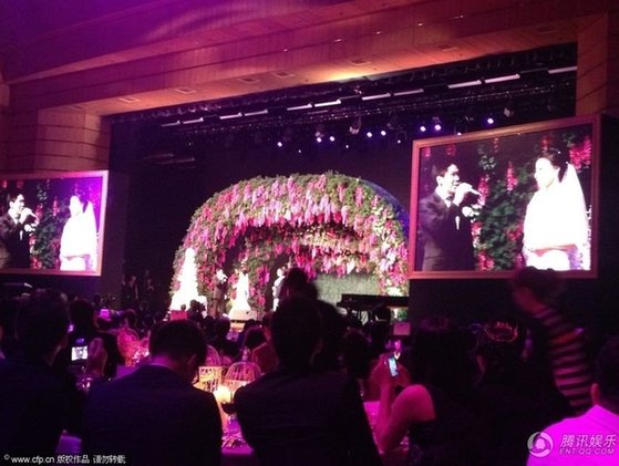 郭晶晶霍啟剛婚宴內(nèi)場(chǎng)曝光