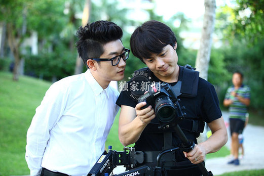 金志文豪華婚禮現場 新人抵海邊拍婚紗照