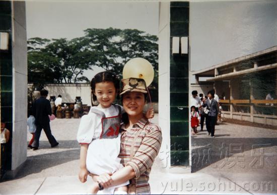 車曉珍貴兒時照片曝光 網友盛贊從小美人坯