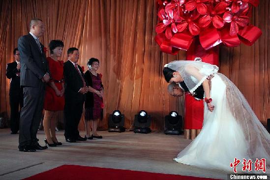 中國首善為二兒辦奢華婚禮 席開95桌