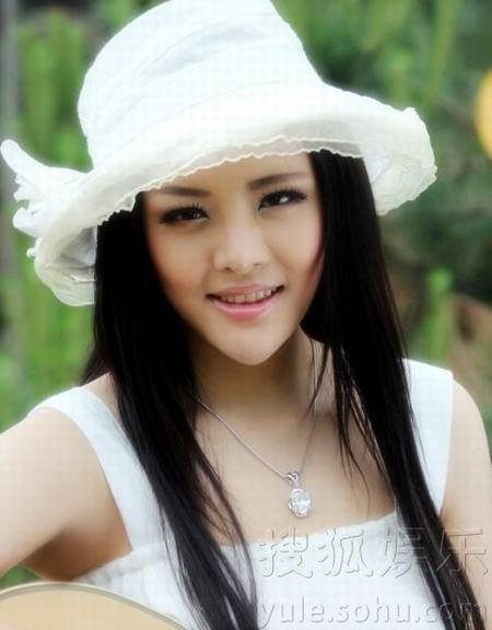 霍啟剛“海戰門”90后超模吳婷私照曝光 曾擔任文化大使