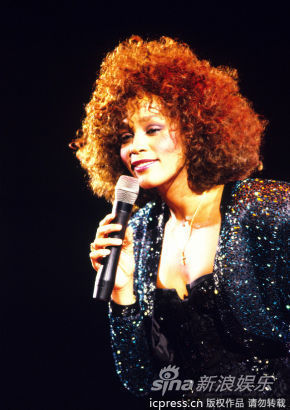 曝惠特妮因欠巨債被謀殺 曝惠特妮因欠巨債被謀殺