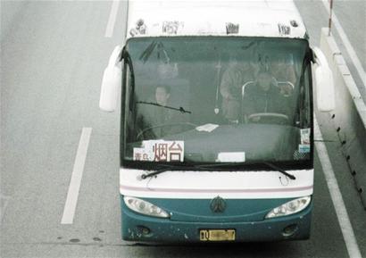 最嚴交規(guī)元旦起實施 上快速路不系安全帶扣2分 最嚴交規(guī)元旦起實施 上快速路不系安全帶扣2分