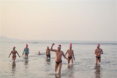 冬泳，挑戰(zhàn)冰雪激情，擁抱新年