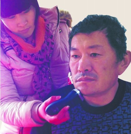 一家四口三人患重病 少女為救父網上賣青春 一家四口三人患重病 少女為救父網上賣青春