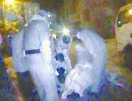 僅兩天30多人骨折 民警:雪天路滑盡量減少外出 僅兩天30多人骨折 民警:雪天路滑盡量減少外出