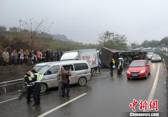 事故現場之一。 蒲雪峰 攝