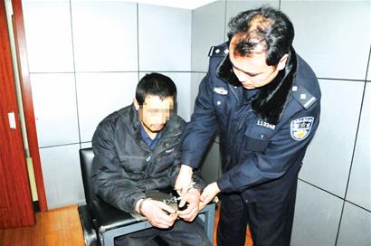 男子買來弓弩麻醉針當獵人 一月射殺20只狗 男子買來弓弩麻醉針當獵人 一月射殺20只狗