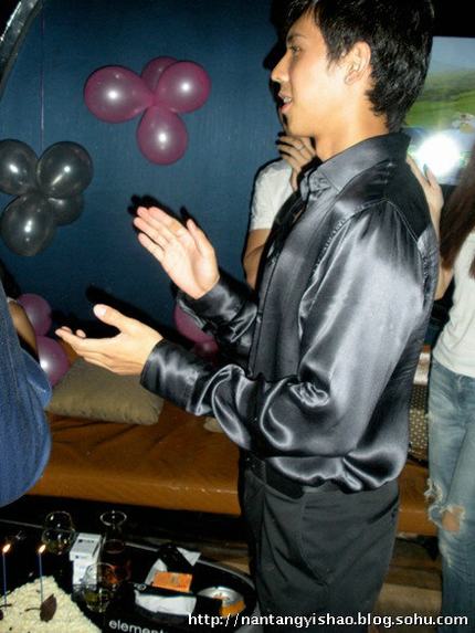 朱時茂21歲兒子朱青陽生活照曝光 網友：比他爸精神多了