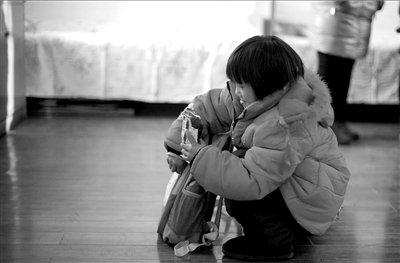 民政部稱將排查收留孤兒情況 民間收養將入監管