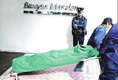 港大教師妻子殺子后自殺 港大教師妻子殺子后自殺