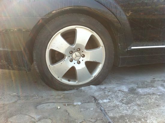 獨(dú)家:神秘奔馳機(jī)場擱淺 停車費(fèi)恐累積到天價(jià)