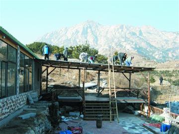 男子山間私建300平豪宅 男子山間私建300平豪宅