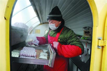 買一碗粥,放下100元 買一碗粥,放下100元