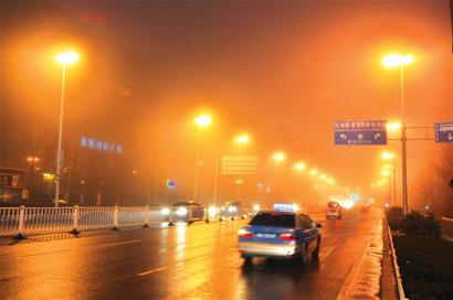 青島迎風雨驅(qū)散霧霾 空氣質(zhì)量達良級 青島迎風雨驅(qū)散霧霾 空氣質(zhì)量達良級