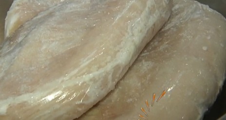 撫順路批發市場豬肚塞滿冰坨 2斤豬肚1斤冰 撫順路批發市場豬肚塞滿冰坨 2斤豬肚1斤冰