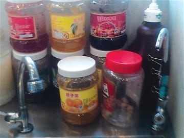 記者暗訪臺東奶茶店 味道靠奶精成本5毛 記者暗訪臺東奶茶店 味道靠奶精成本5毛